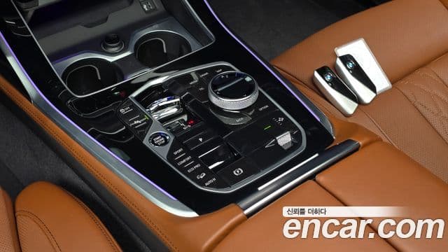 BMW X7 (G07) xDrive 40i M Sport 6인승, 2024 9