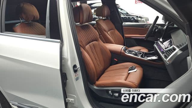 BMW X7 (G07) xDrive 40i M Sport 6인승, 2024 10