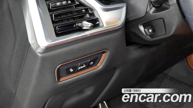 BMW X7 (G07) xDrive 40i M Sport 6인승, 2024 17