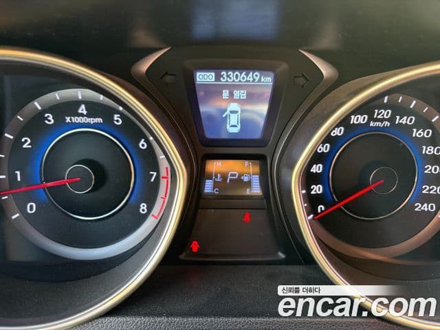 Hyundai Avante MD Premier, 2011 10