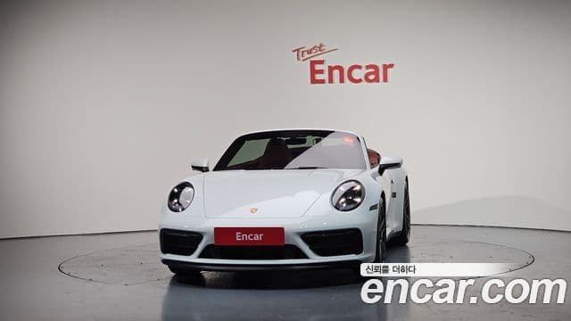 Porsche 911 (992) Carrera 4 GTS кабриолет, 2023 3