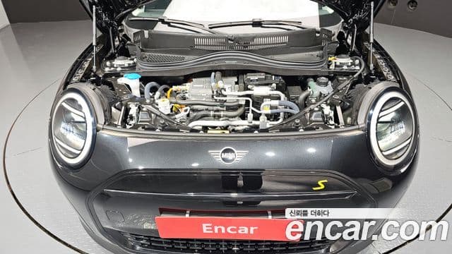 Mini Cooper Электрический (Electric) 4세대 SE Classic, 2024 6