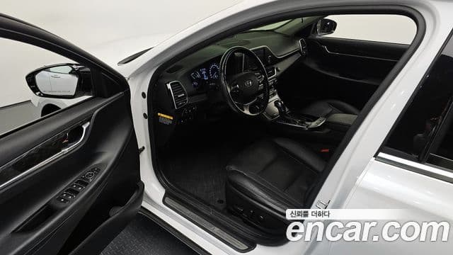 Hyundai Grandeur IG гибрид Premium, 2018 11