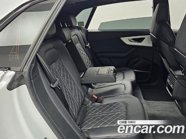 Audi Q8 (4M) Premium, 2023 12