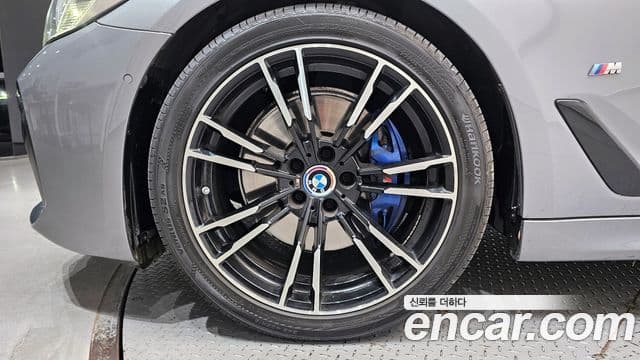 BMW 5시리즈 (G30) 520i M Sport, 2023 все фото