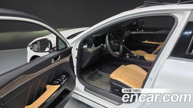 Kia K5 3세대 Signature, 2021 11