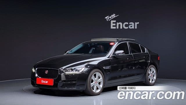 Jaguar XE 20d Portfolio, 2016 1