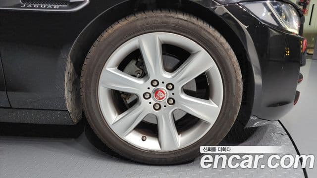 Jaguar XE 20d Portfolio, 2016 все фото