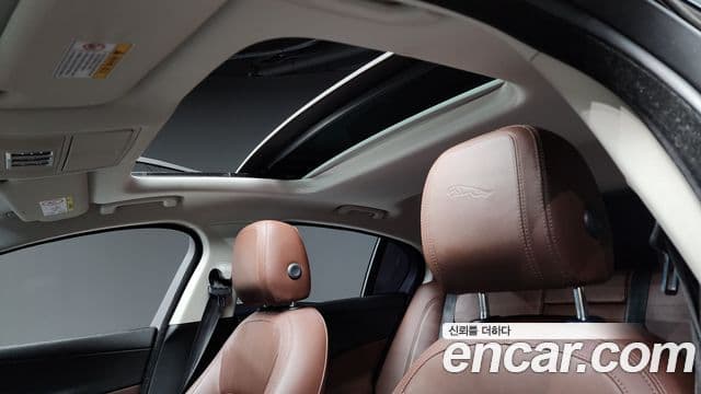 Jaguar XE 20d Portfolio, 2016 17