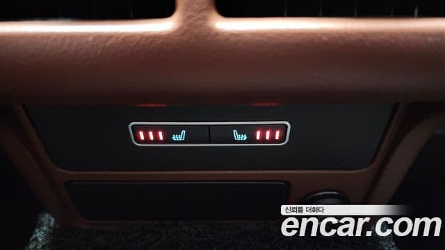 Jaguar XE 20d Portfolio, 2016 19