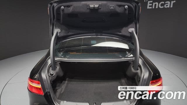 Jaguar XE 20d Portfolio, 2016 20