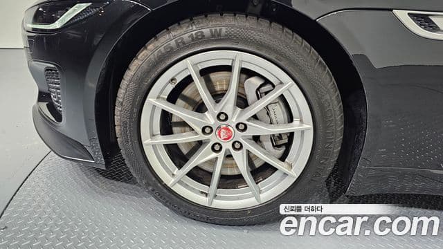 Jaguar F-TYPE X152, 2023 все фото