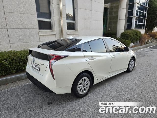 Toyota 프리우스 4세대 1.8 E, 2017 4