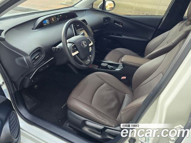 Toyota 프리우스 4세대 1.8 E, 2017 8