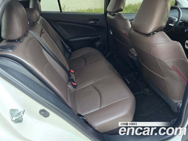 Toyota 프리우스 4세대 1.8 E, 2017 9