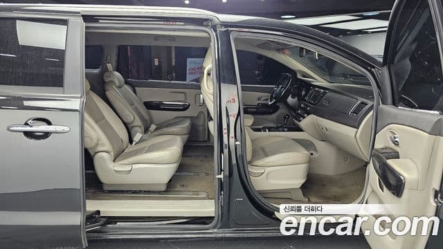 Kia All New Carnival Prestige, 2016 12