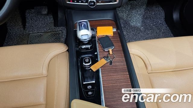 Volvo XC60 2세대 B5 Ultimate Bright, 2023 9