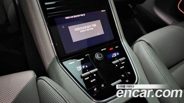 Porsche Panamera (971), 2018 16