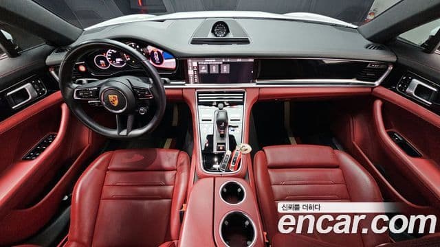 Porsche Panamera (971), 2021 7