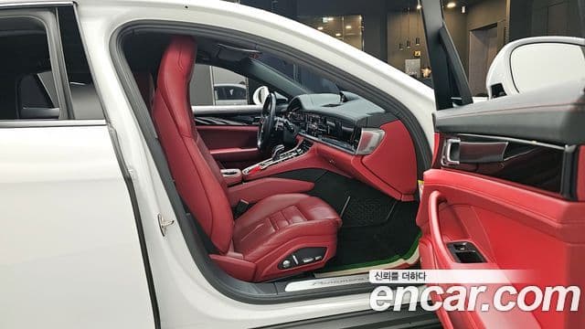 Porsche Panamera (971), 2021 11