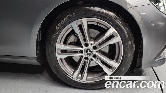 Mercedes-Benz E-класс W213 Avantgarde, 2023 все фото