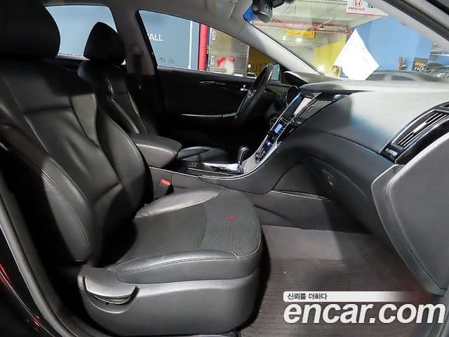 Hyundai YF Sonata чёрный, 2011 8