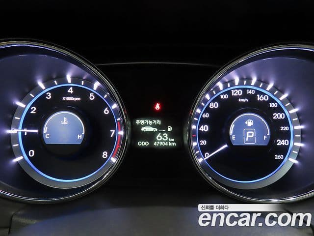 Hyundai YF Sonata чёрный, 2011 9