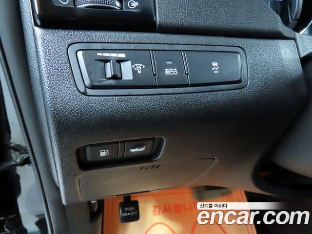 Hyundai YF Sonata чёрный, 2011 15