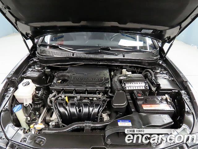 Hyundai YF Sonata чёрный, 2011 19