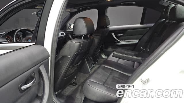 BMW 3시리즈 (E90) 320d седан M Sport, 2011 11