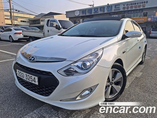 Hyundai Sonata гибрид Royal, 2012 1