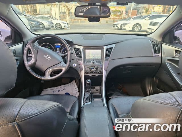 Hyundai Sonata гибрид Royal, 2012 6