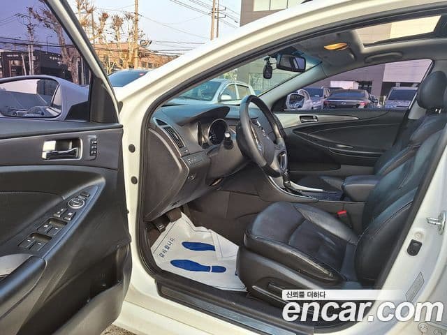 Hyundai Sonata гибрид Royal, 2012 7