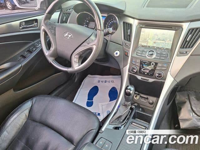 Hyundai Sonata гибрид Royal, 2012 10