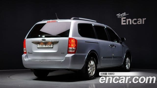 Kia Carnival R Grand Carnival GLX, 2010 2