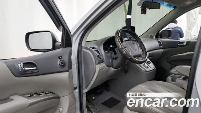 Kia Carnival R Grand Carnival GLX, 2010 10