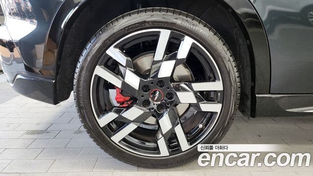 Mini Cooper S Countryman 3세대 ALL4 JCW first Edition, 2025 все фото