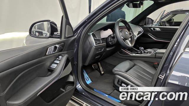 BMW X7 (G07) xDrive 40d M Sport 6인승, 2021 10