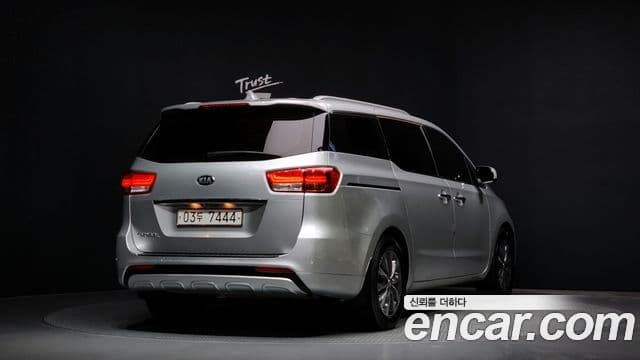 Kia All New Carnival Luxury, 2017 2