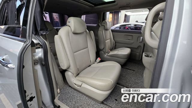 Kia All New Carnival Luxury, 2017 12
