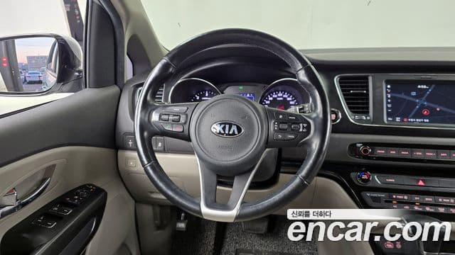Kia All New Carnival Luxury, 2017 13