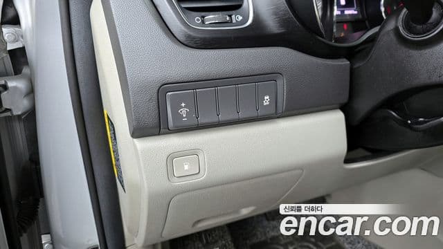 Kia All New Carnival Luxury, 2017 16