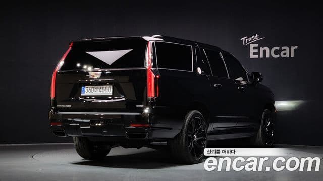 Cadillac Escalade 5세대 ESV Sport Platinum, 2025 2
