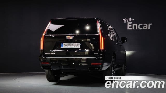 Cadillac Escalade 5세대 ESV Sport Platinum, 2025 4