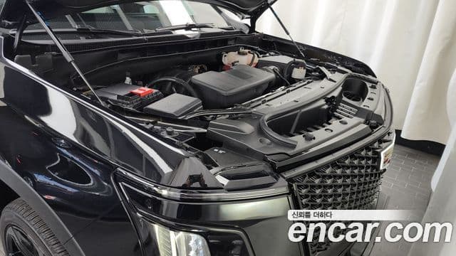 Cadillac Escalade 5세대 ESV Sport Platinum, 2025 6