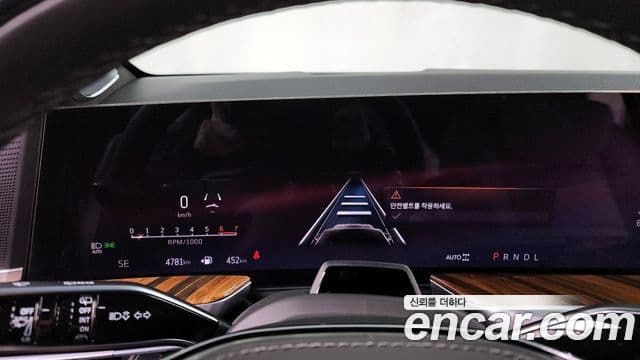 Cadillac Escalade 5세대 ESV Sport Platinum, 2025 8