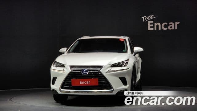 Lexus NX300h Supreme, 2018 3