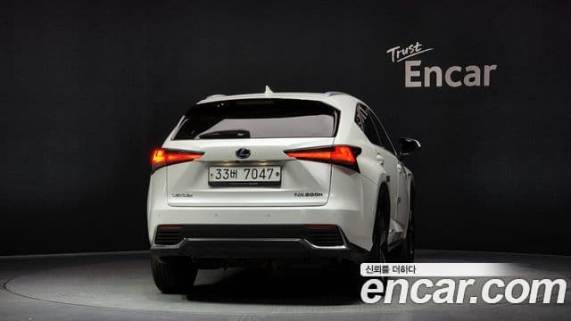 Lexus NX300h Supreme, 2018 4