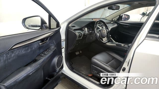 Lexus NX300h Supreme, 2018 10