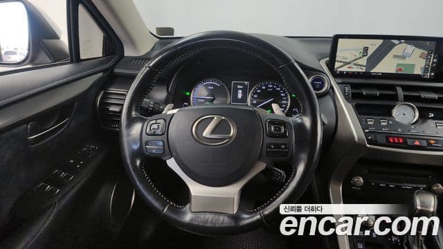 Lexus NX300h Supreme, 2018 13